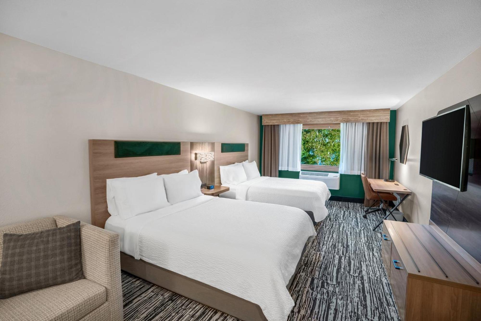 Holiday Inn Express & Suites Hayward By Ihg Exterior foto